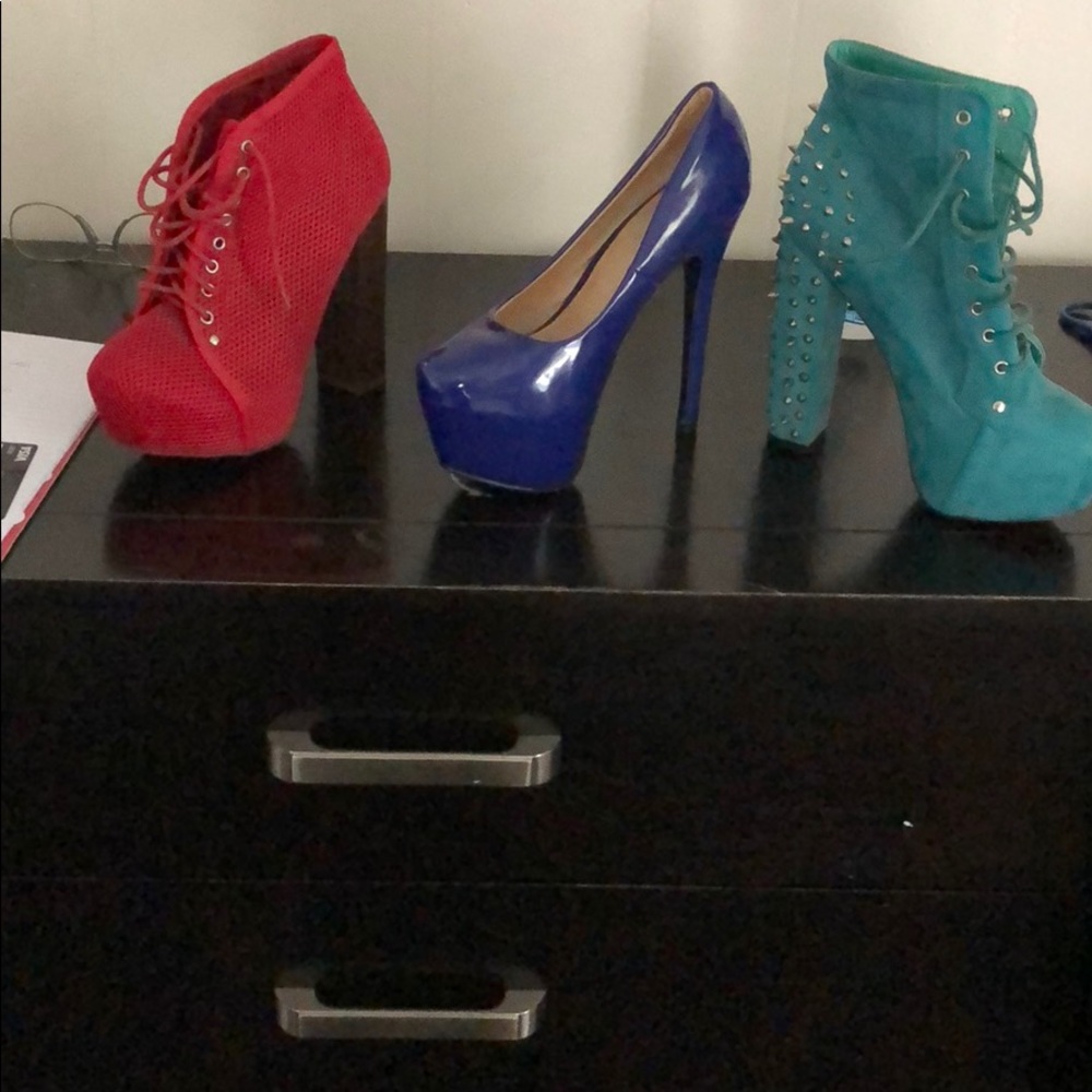 All size 7 $20 each must pick up worn a few times